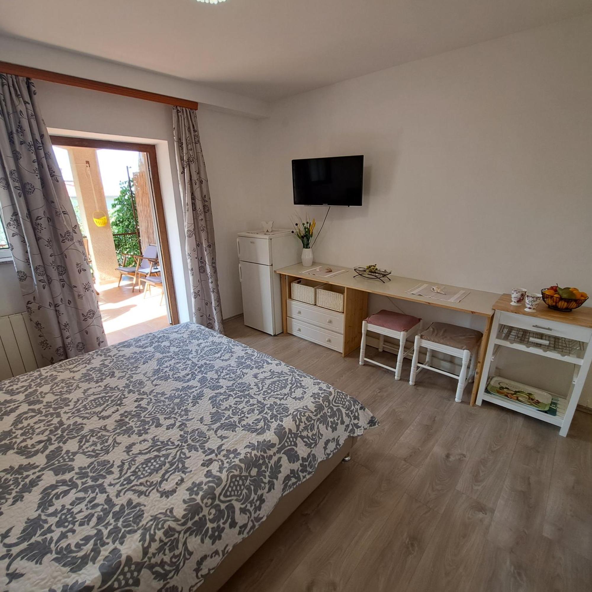 Apartment Jelka Malinska Kültér fotó