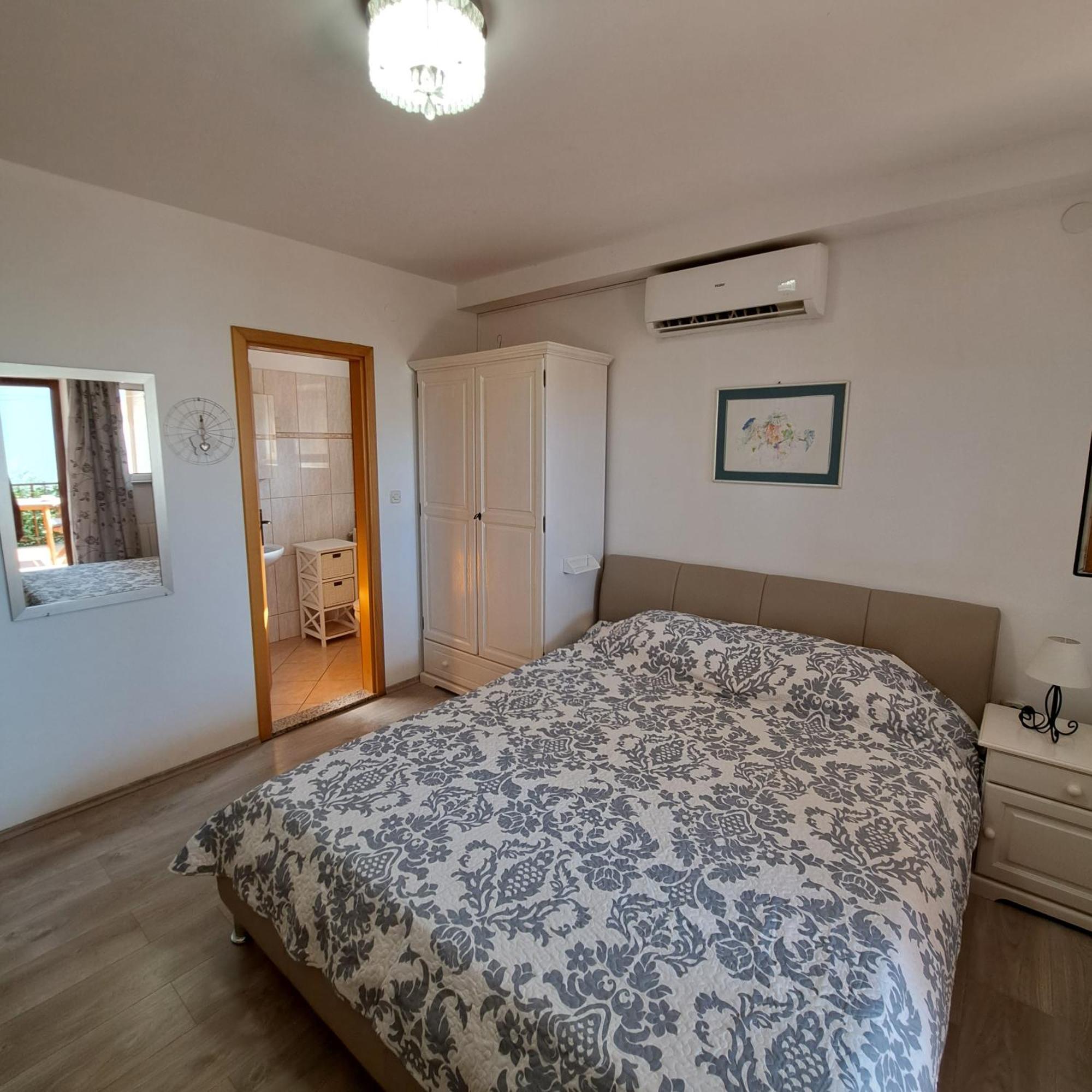 Apartment Jelka Malinska Kültér fotó